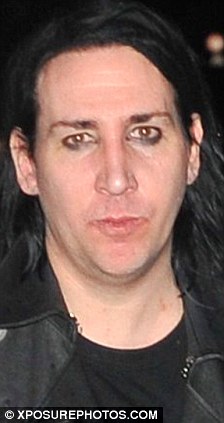 It+looks+like+Marilyn+Manson+without+makeup+on....+O.o+_cf8dec2e572ab3adf577c15ee98fc831.jpeg